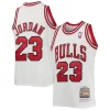 Michael Jordan Chicago Bulls Youth 1997/98 Hardwood Classics Authentic Jersey White/Black/Red Incontournable